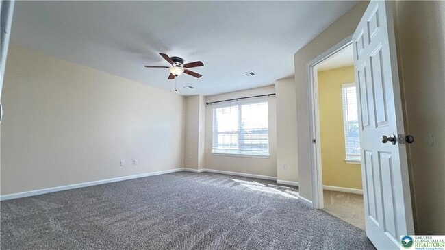 Building Photo - 705 Blue Heron Dr