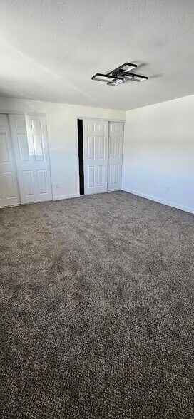 Building Photo - 618 11th St