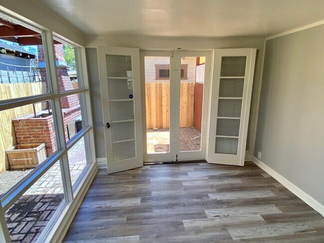 Building Photo - Charming 2 Bedroom Craftsman House w/Porch and Private Back Patio in Hillcrest