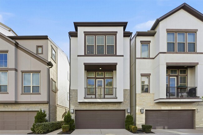 Primary Photo - 819 Algona Ave