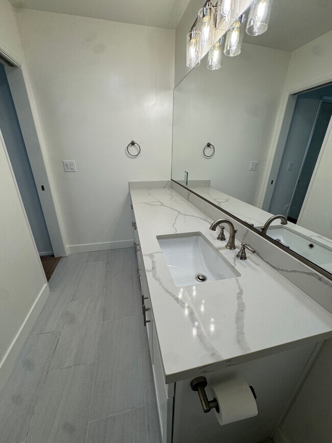 Building Photo - 3733 Delmas Ter