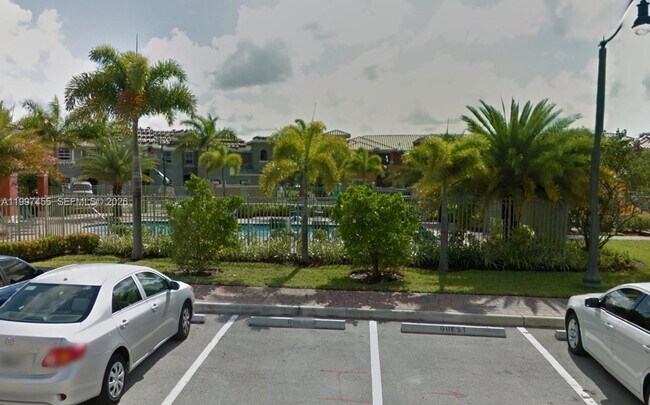 Building Photo - 962 SW 143rd Ave