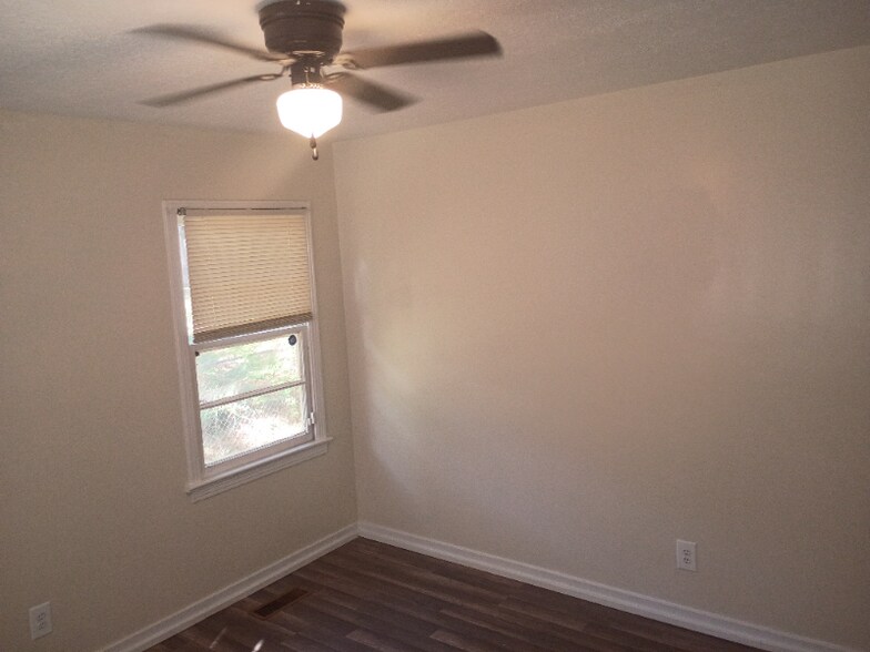 Building Photo - 3112 Revere St