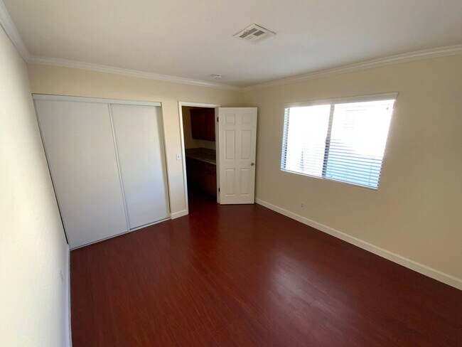 Building Photo - 4 BEDROOM AT THE LAKES WITH A POOL AND SPA!!