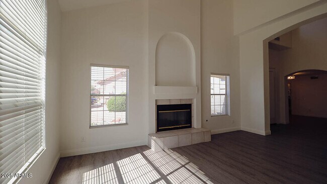 Building Photo - 7861 W Kerry Ln