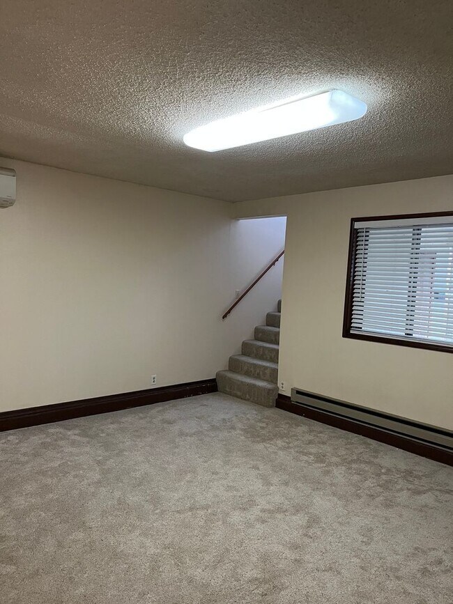 Building Photo - Mid-Mod on Missoula- Single Story!