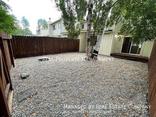 Building Photo - 3210 Eastgate Pl