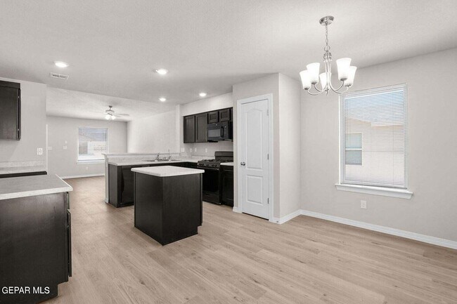 Building Photo - 14581 Firewheel Ave