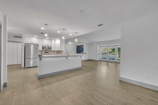 Building Photo - Waterbridge Stunner