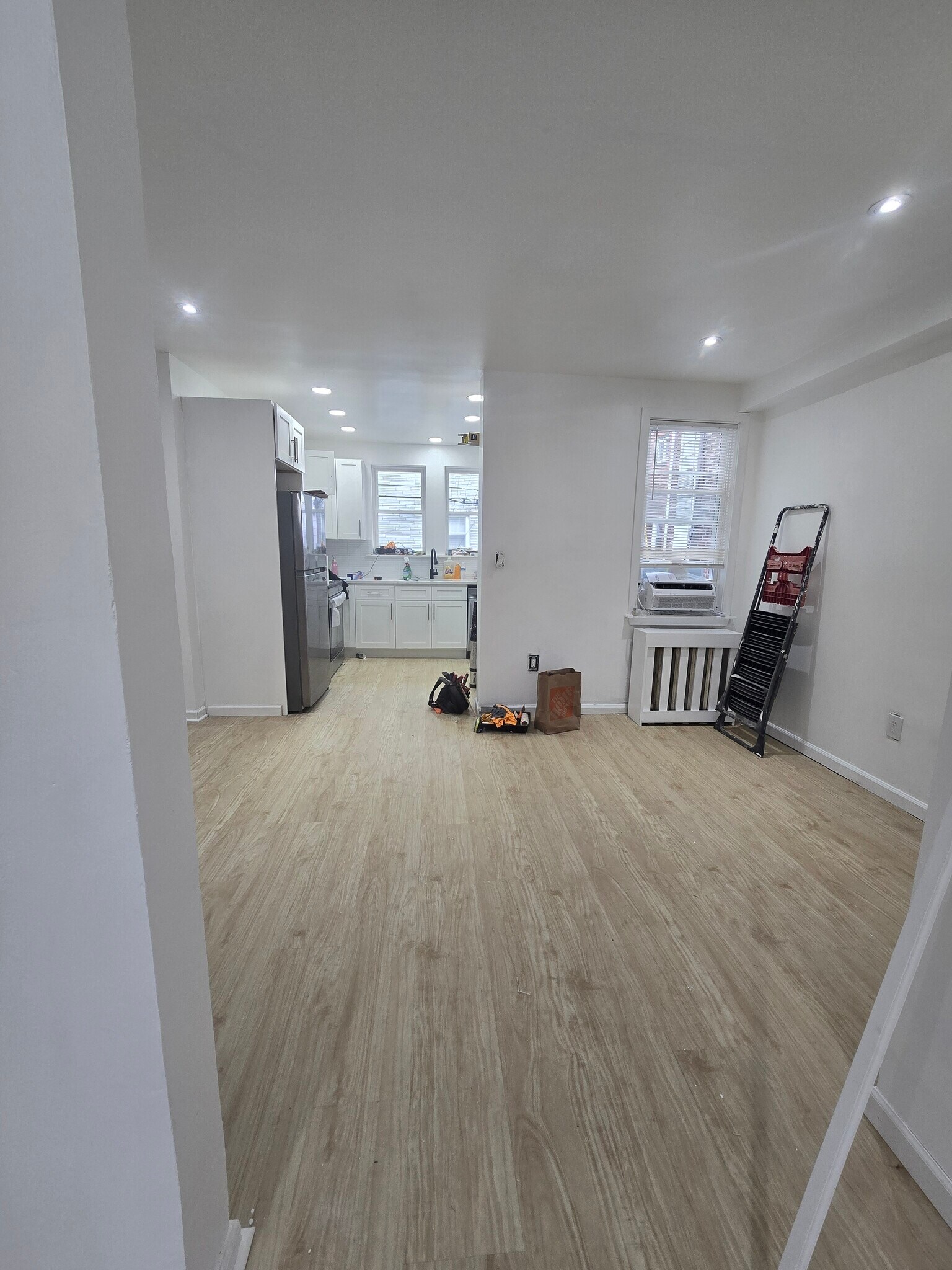 Building Photo - 619 Brill St