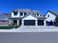 Building Photo - Beautiful 5 Bed 3.5 bath near Sunrise Valley Park In Washington.