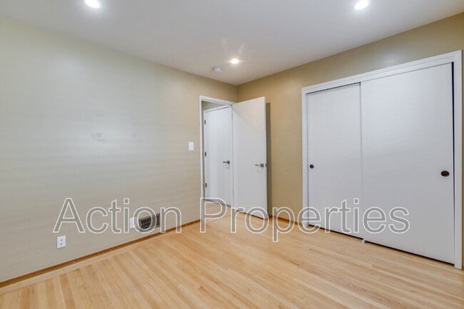 Building Photo - 2329 Trenton Dr