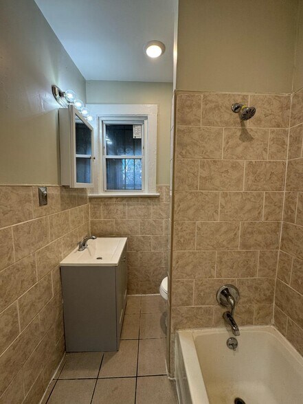Building Photo - 126 3rd St