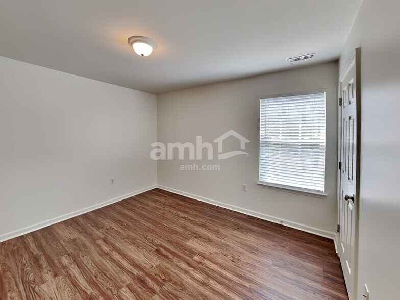 Building Photo - 1205 Jordans Pond Ln