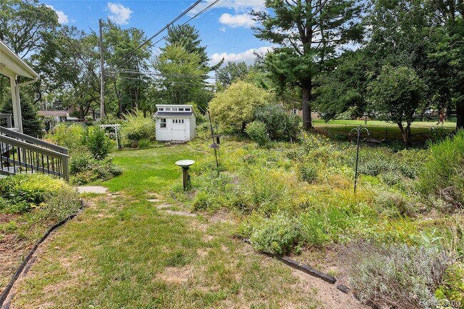 Building Photo - 6552 Orion Rd
