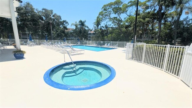 Building Photo - 850 S Tamiami Trl