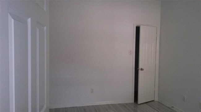 Building Photo - 20914 Sun Creek Dr
