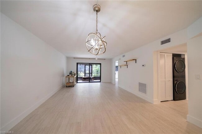 Building Photo - 17456 Silver Fox Dr
