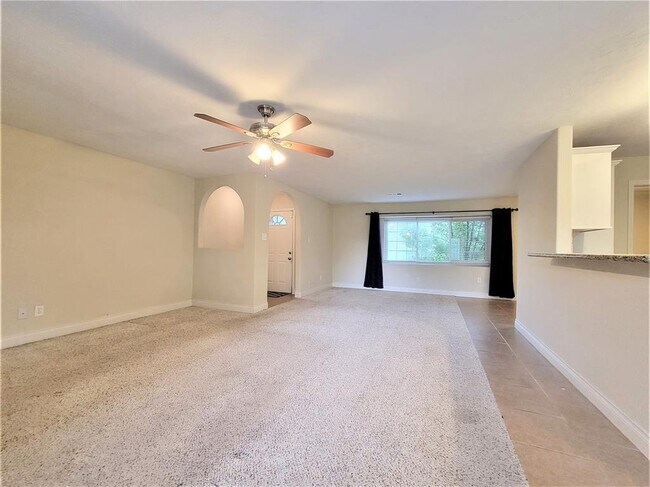 Building Photo - 721 Academy Ln