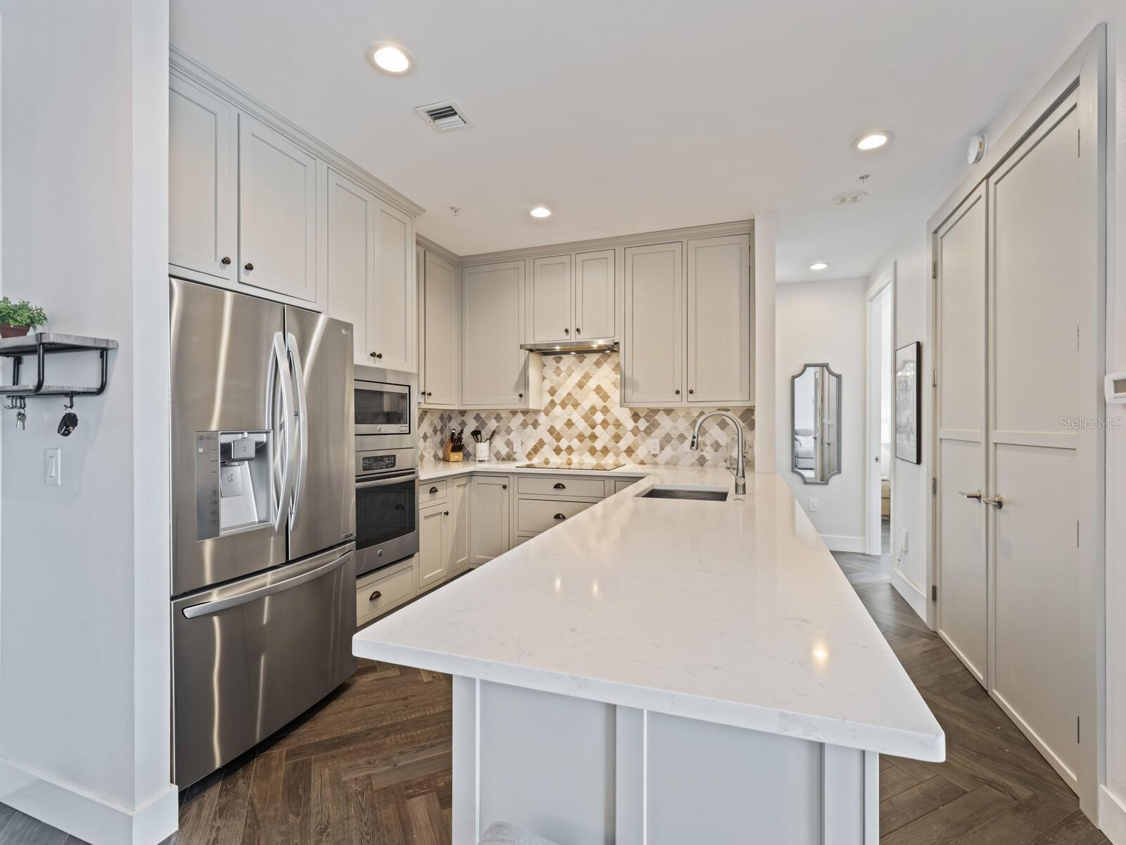 Building Photo - 750 N Tamiami Trl
