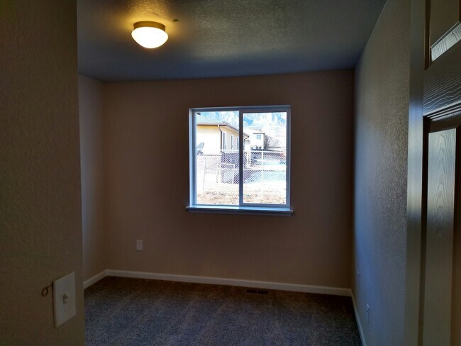 Building Photo - 1728 Hampton S