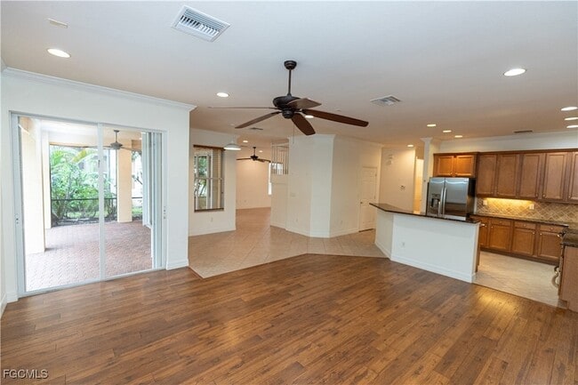 Building Photo - 10094 Mimosa Silk Dr