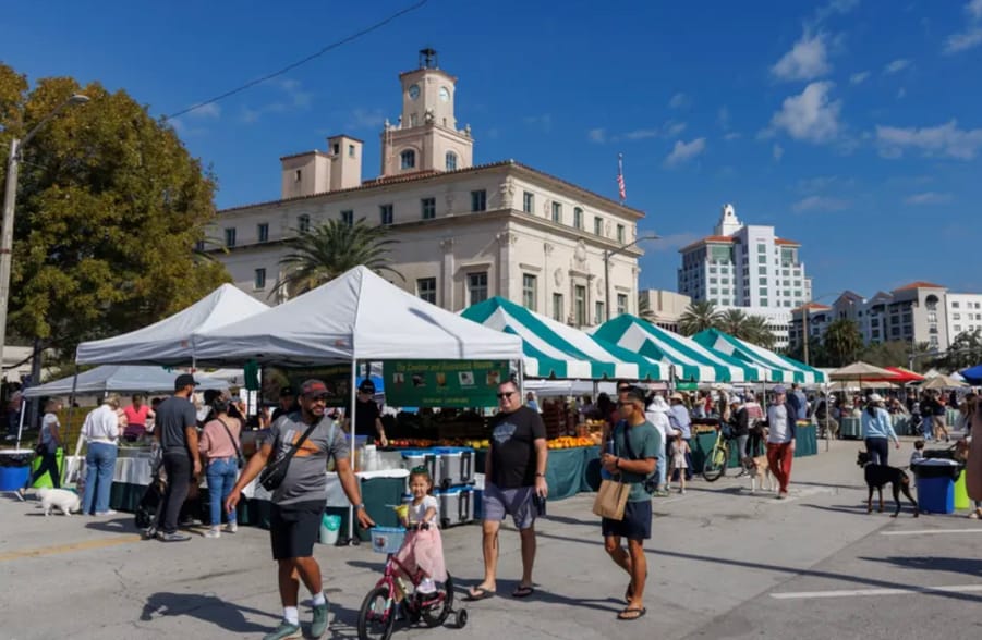 Building Photo - 1880 Coral Gate Dr