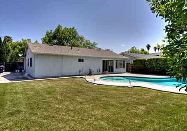 Building Photo - Charming 3-Bedroom Home in Fremont!!