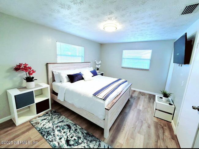 Building Photo - 391 Blairmore Blvd W