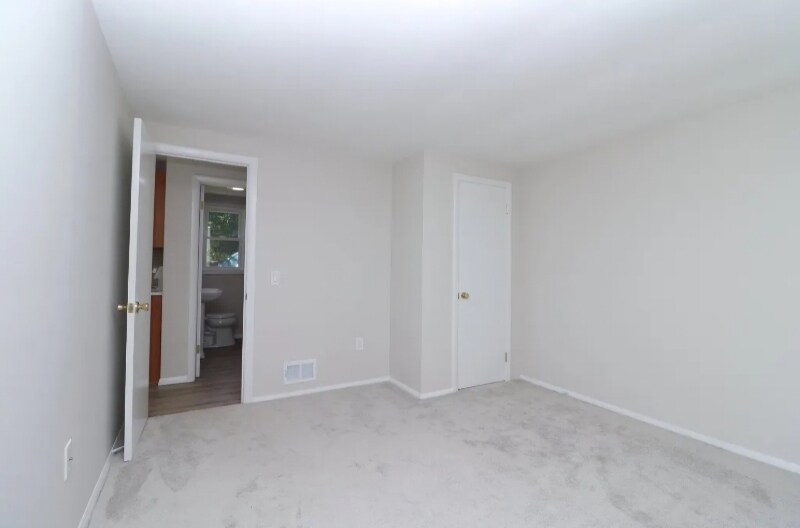 Building Photo - 31 Kennedy Dr