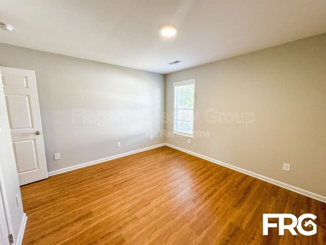 Building Photo - 103 Glenwood Trail