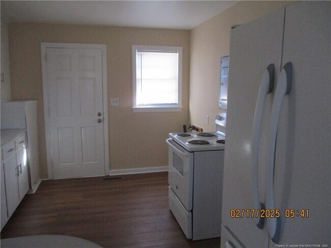 Building Photo - 5119 Utile Rd