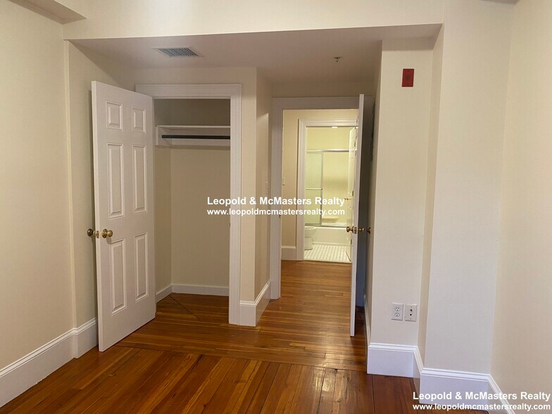 Building Photo - 878 Massachusetts Ave