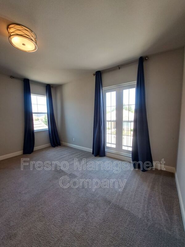 Building Photo - 4266 Sierra Madre Ave