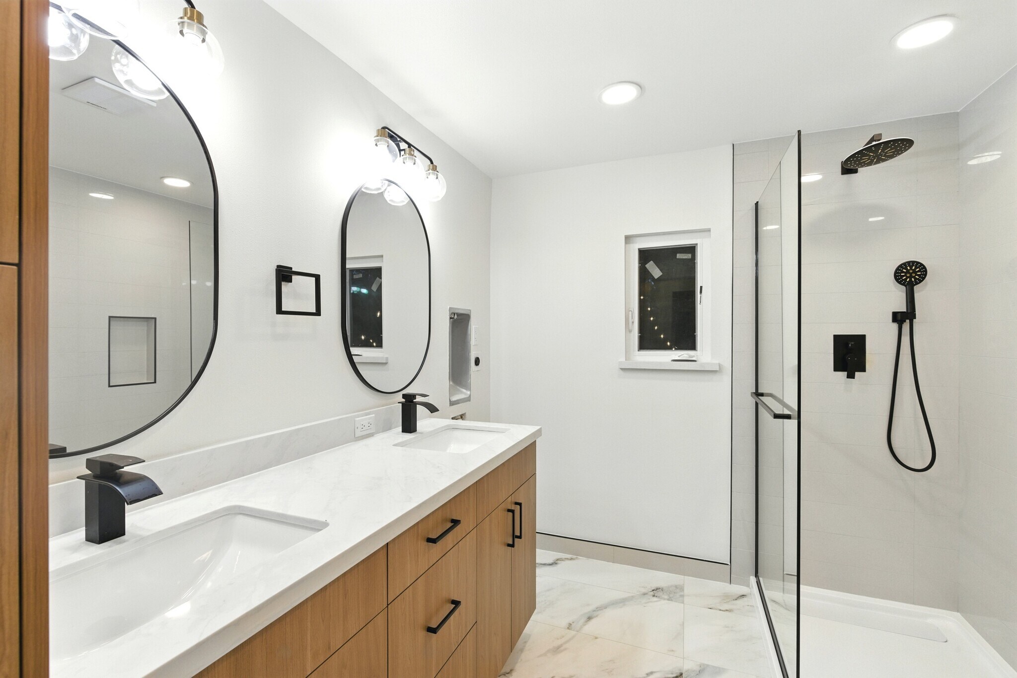 Bathroom 3 - 5150 S Creston St