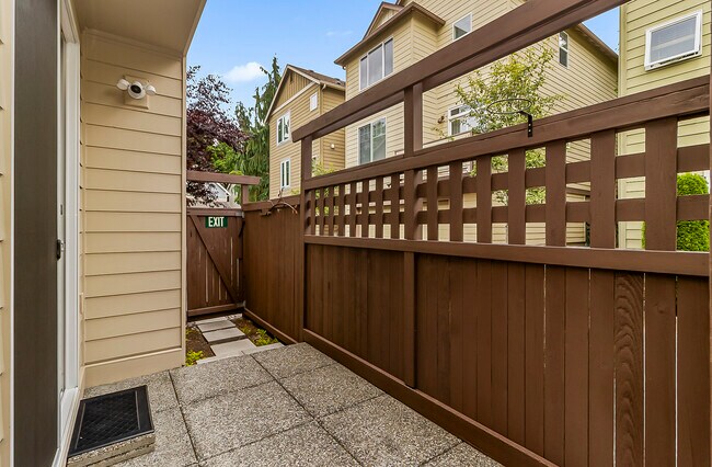 Building Photo - 14810 9th Dr SE