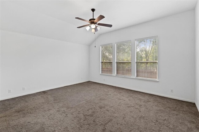 Building Photo - 250 Maeves Way