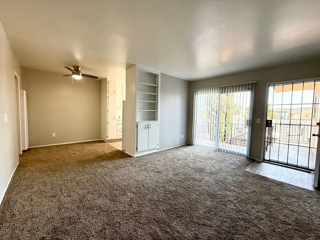 Building Photo - 1 Bedroom. Brand new flooring and paint!