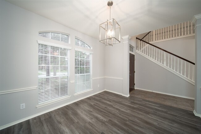 Building Photo - 3627 Midland Dr