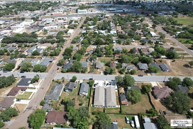 Building Photo - 312 E Magnolia Ave