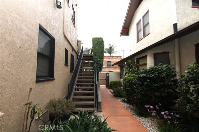 Building Photo - 431 N Olive Ave