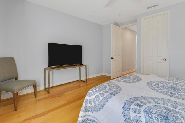 Building Photo - 231 Evergrene Pkwy