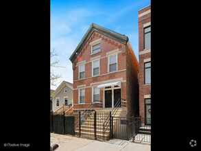 Building Photo - 1242 N Greenview Ave