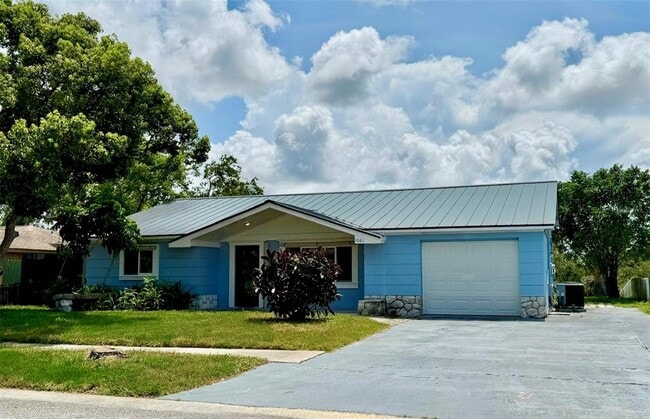 Building Photo - 1061 Rushmore Dr