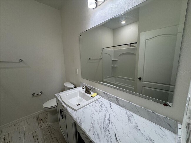 Building Photo - 279 Sunfish Dr