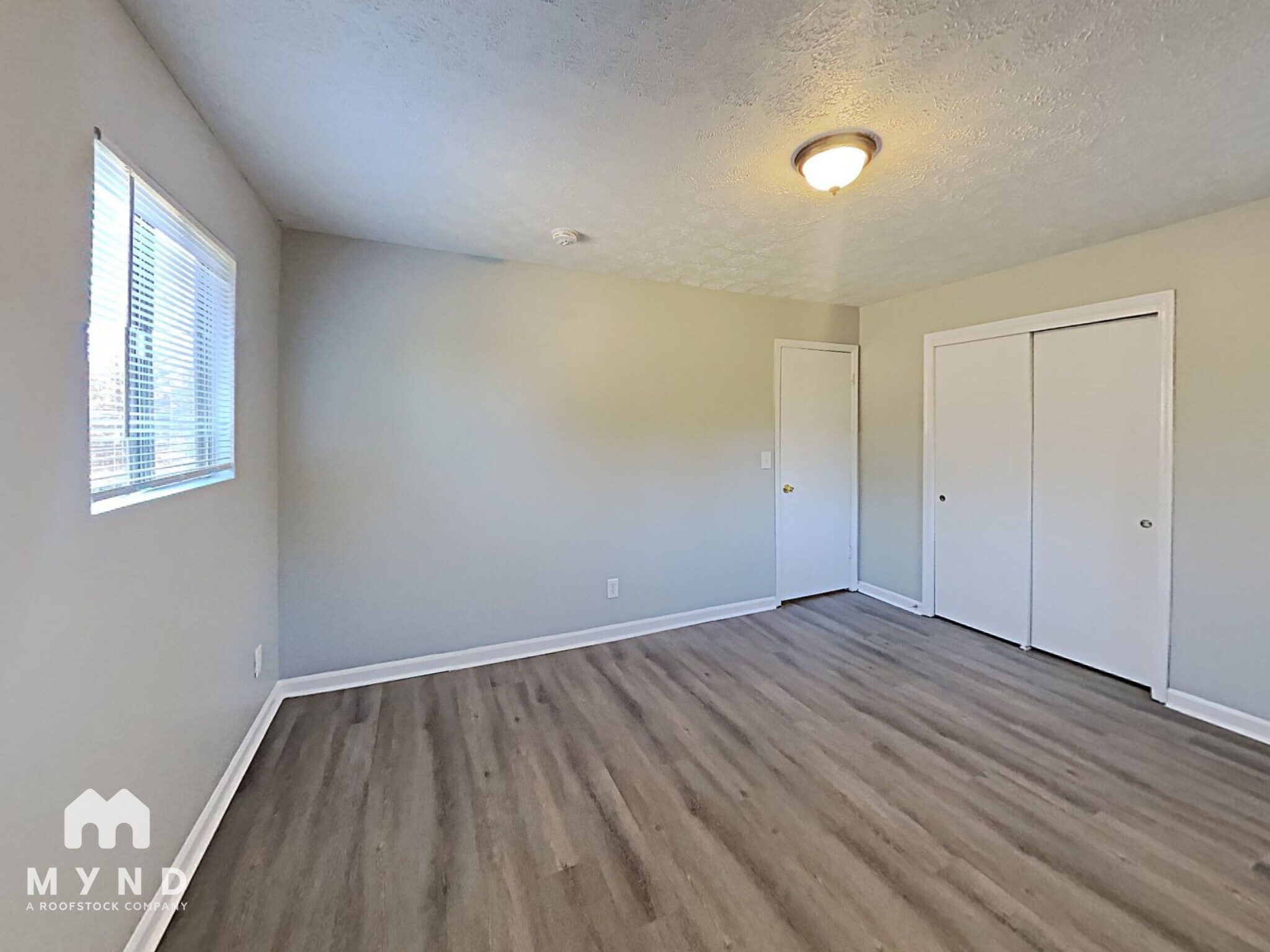Building Photo - 6450 Ashdale Dr