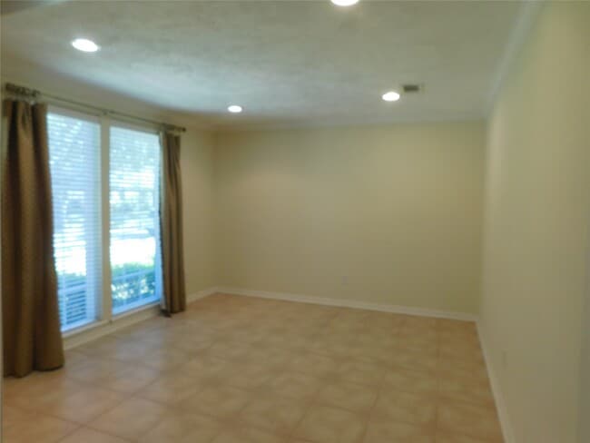 Building Photo - 2502 Stephens Grant Dr