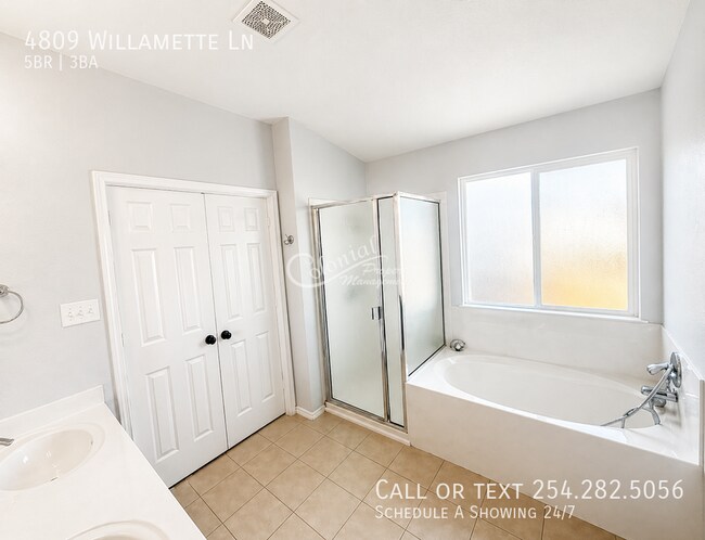 Building Photo - 4809 Willamette Ln