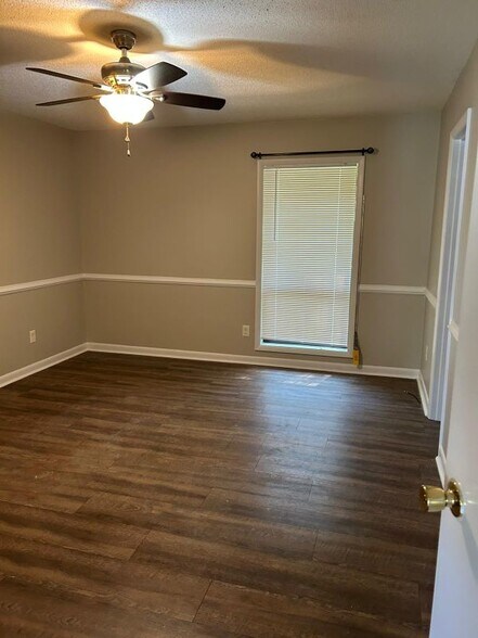 Building Photo - 917 Odom Dr
