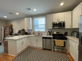 Building Photo - 3130 N Kimball Ave